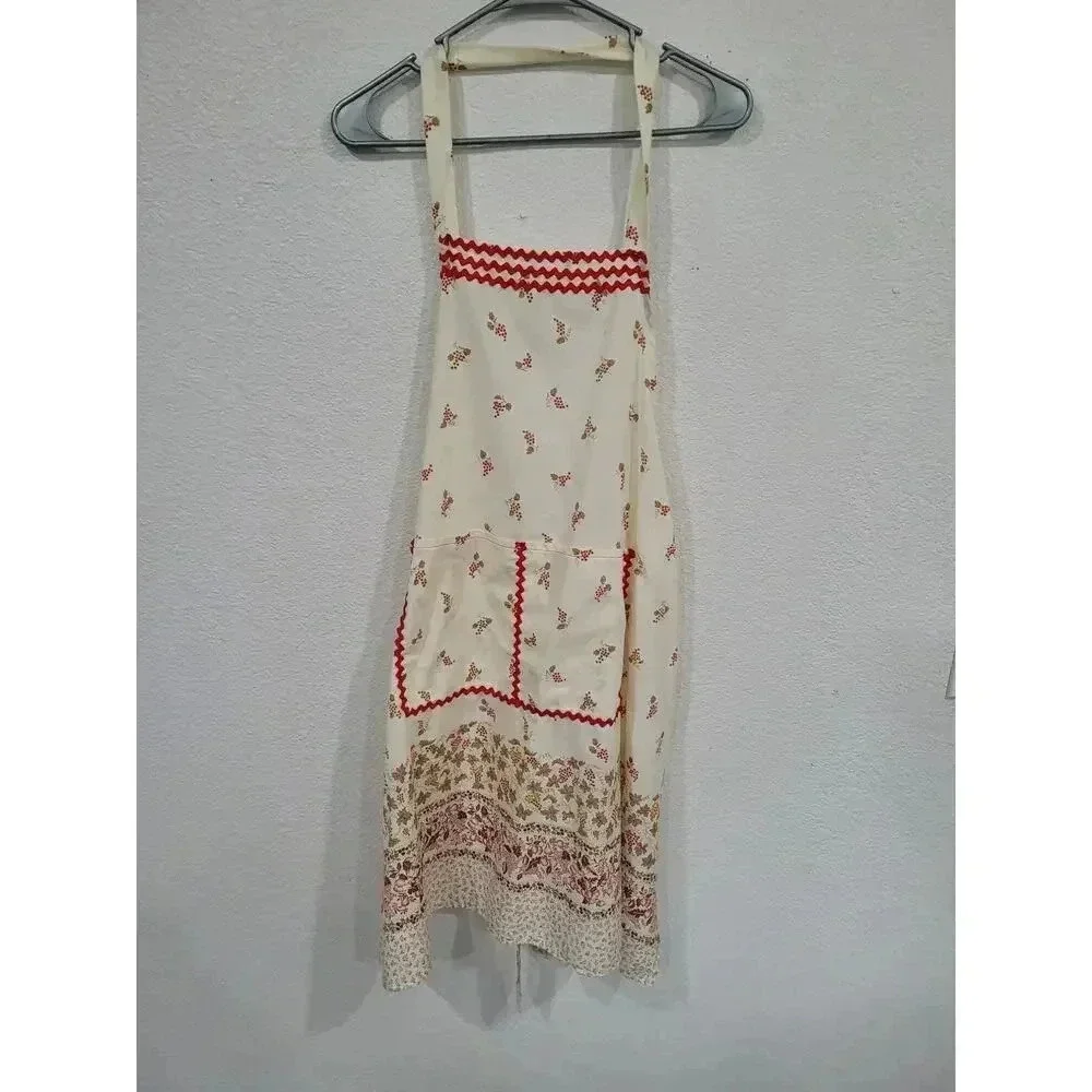 Vintage‎ Womens Apron Fits up to size 18 with adjustable strap